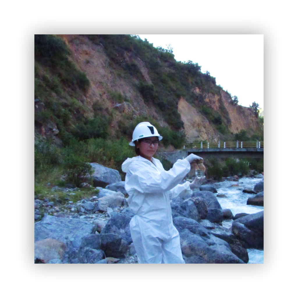 equipo-de-geominerals-apurimac-en-campo-topografia-e-ingenieria 01